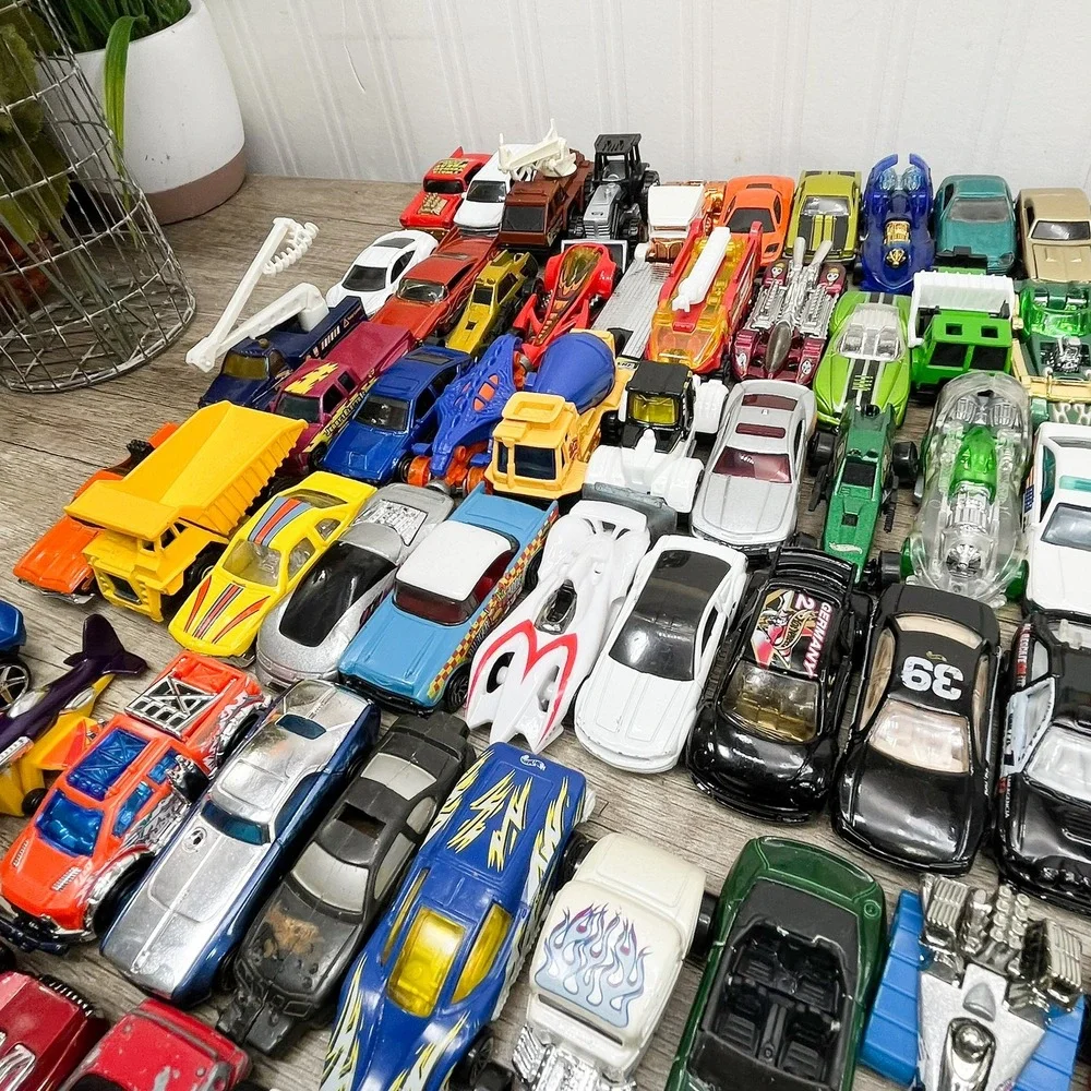 Mixed Lot of 150 Hot Wheels Matchbox Die Cast Cars Trucks Planes Multi Color
